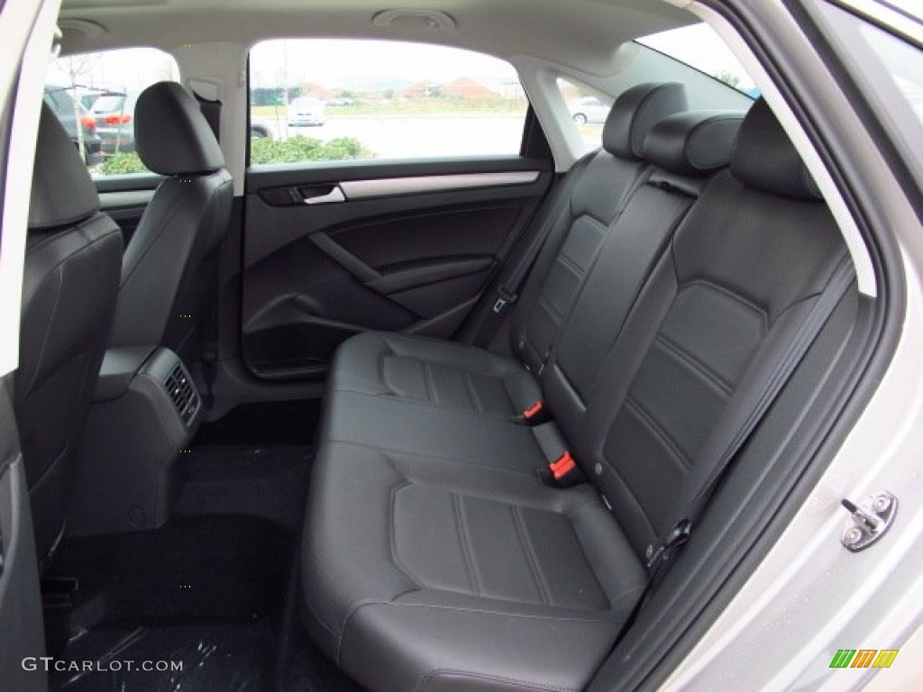 Titan Black Interior 2014 Volkswagen Passat 1.8T SE Photo #90294109