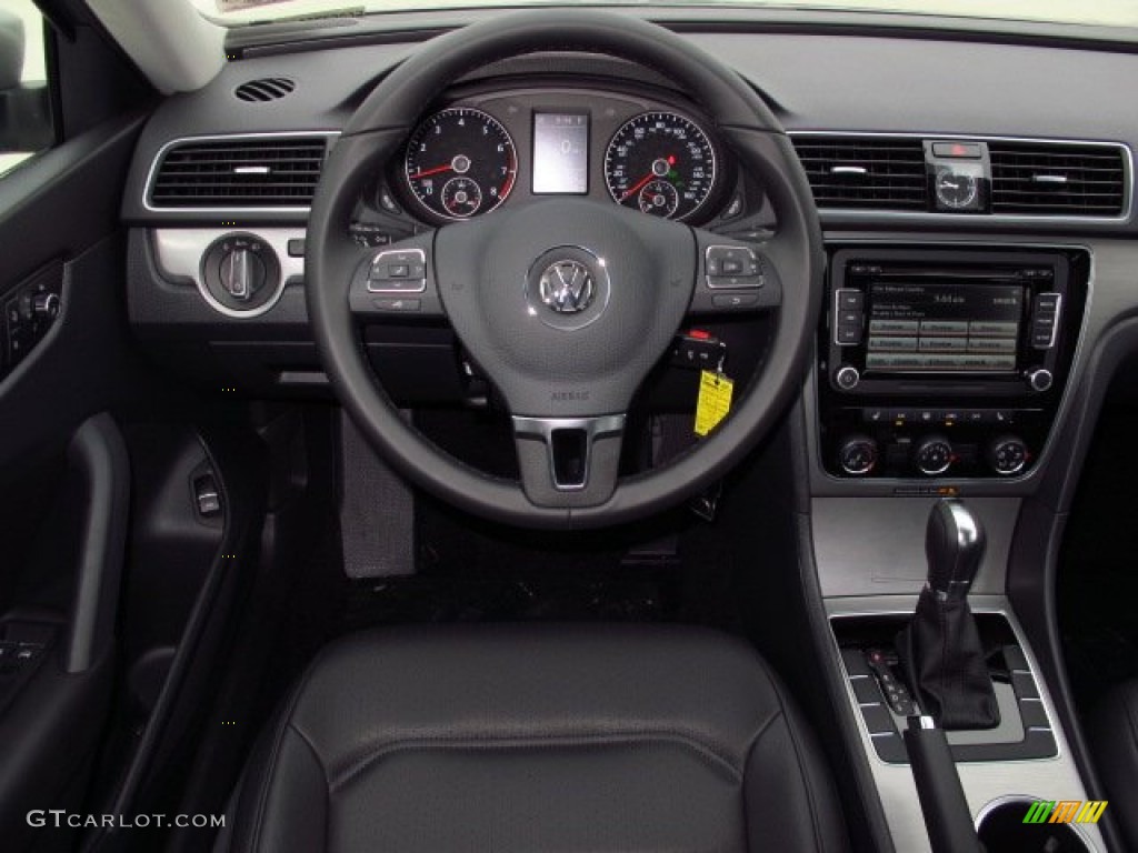 2014 Volkswagen Passat 1.8T SE Titan Black Dashboard Photo #90294127
