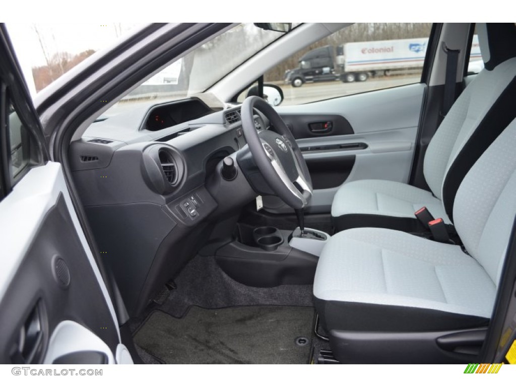 Gray Interior 2014 Toyota Prius c Hybrid One Photo #90299550