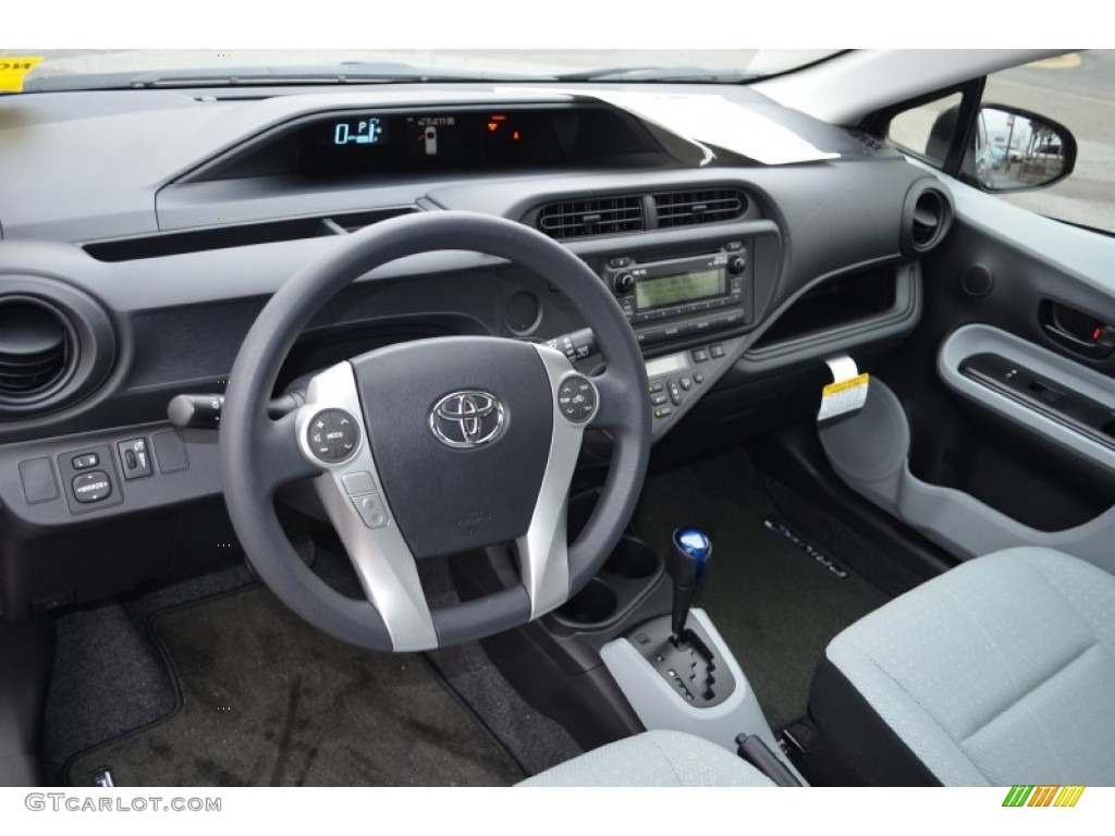 Gray Interior 2014 Toyota Prius c Hybrid One Photo #90299571