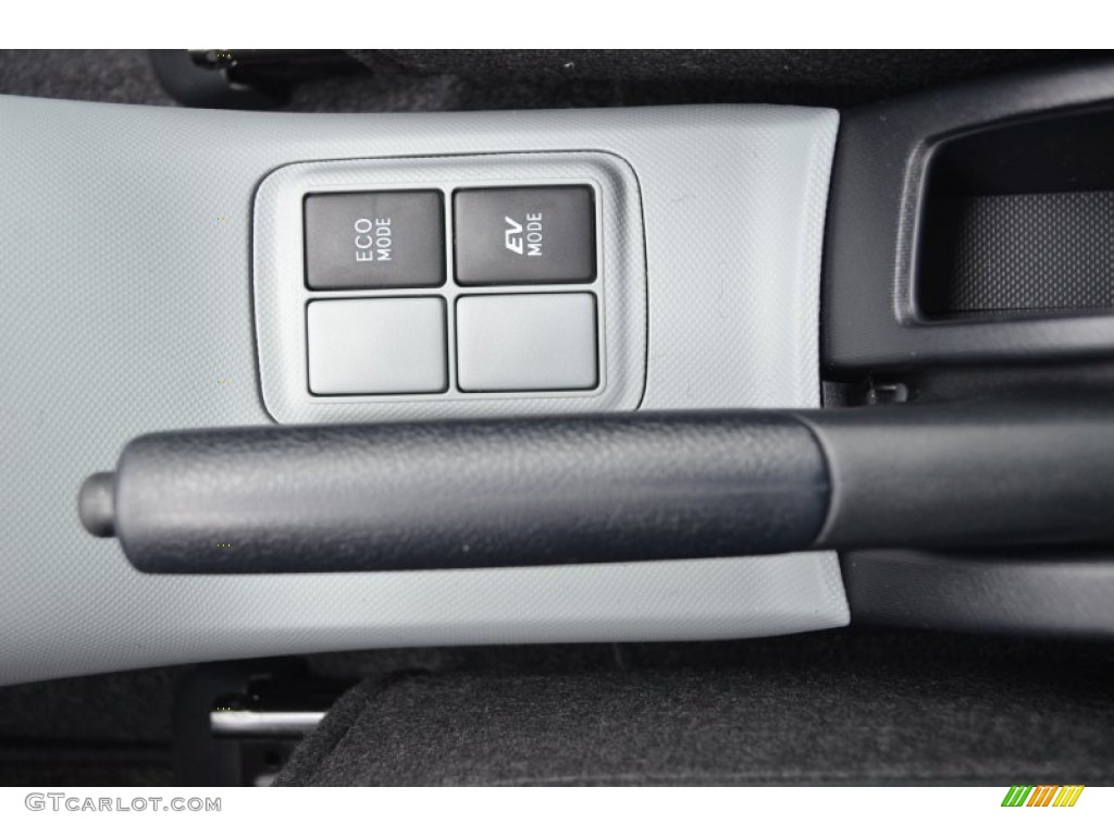2014 Toyota Prius c Hybrid One Controls Photo #90299698