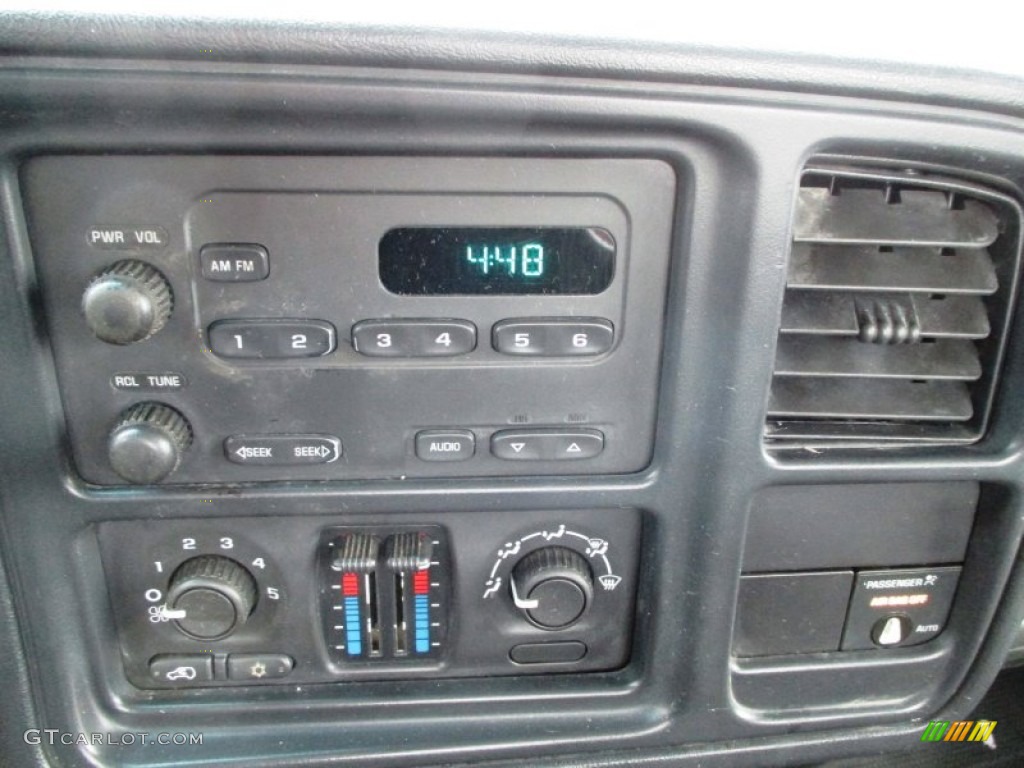 2004 Chevrolet Silverado 1500 Regular Cab Controls Photo #90300162