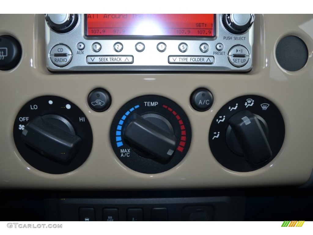 2014 Toyota FJ Cruiser 4WD Controls Photo #90300240