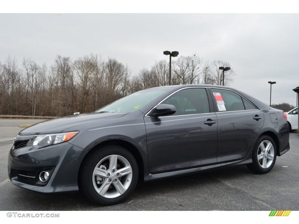 2014 Camry SE - Magnetic Gray Metallic / Black/Ash photo #3