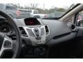 Ingot Silver Metallic - Fiesta SE Sedan Photo No. 28