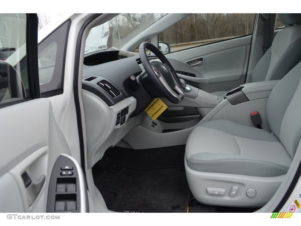 2014 Prius Four Hybrid - Blizzard White Pearl / Misty Gray photo #5