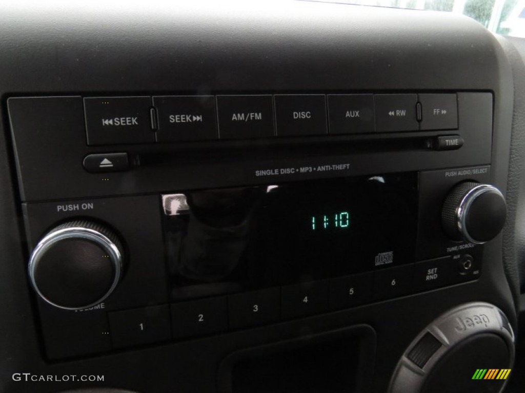 2013 Wrangler Sport 4x4 - Commando Green / Black photo #27