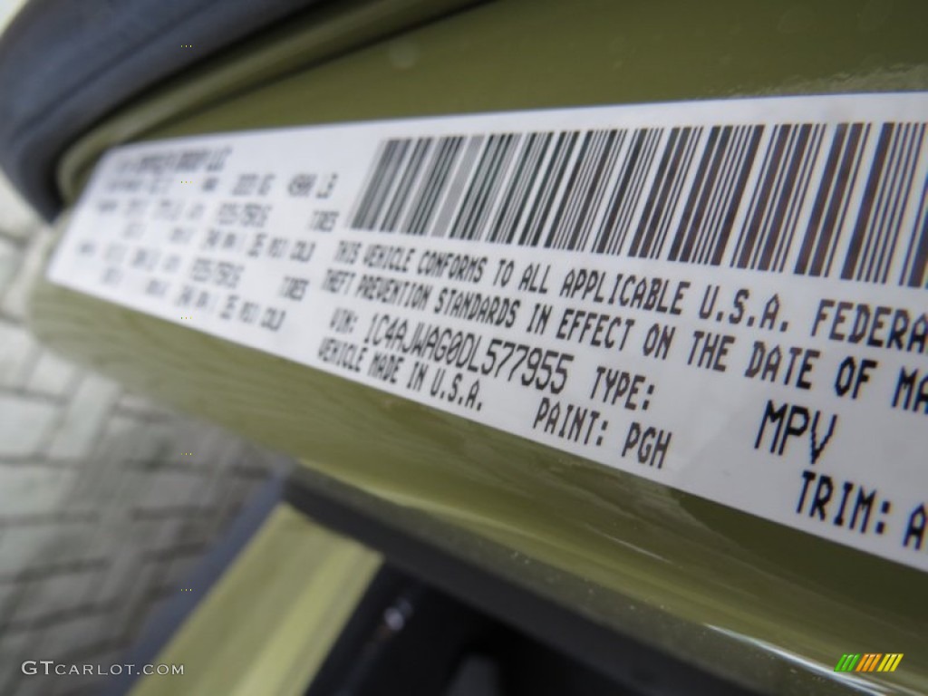 2013 Wrangler Color Code PGH for Commando Green Photo #90303120