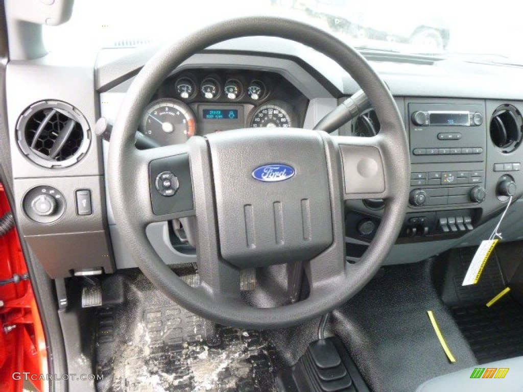2014 Ford F550 Super Duty XL Regular Cab 4x4 Chassis Steel Steering Wheel Photo #90308529