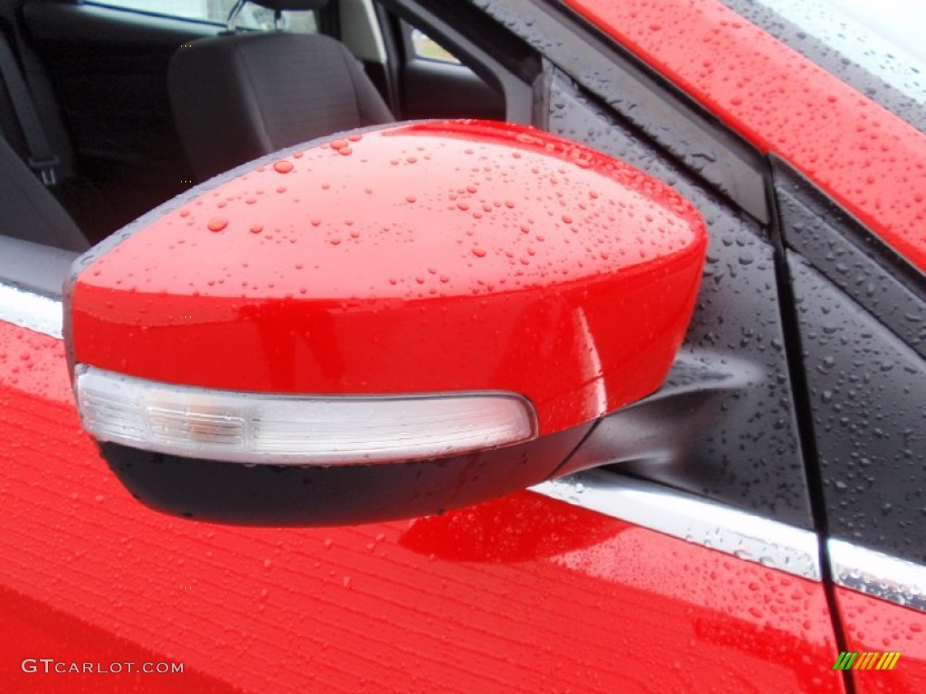 2012 Focus SEL 5-Door - Race Red / Charcoal Black photo #15