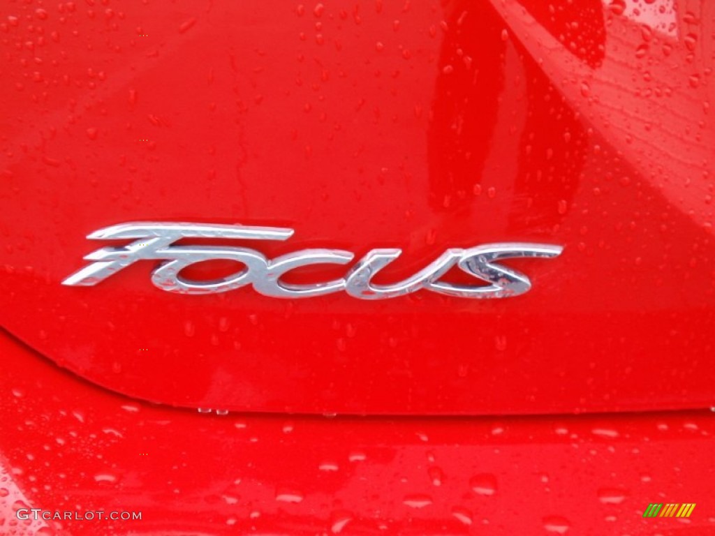 2012 Focus SEL 5-Door - Race Red / Charcoal Black photo #18