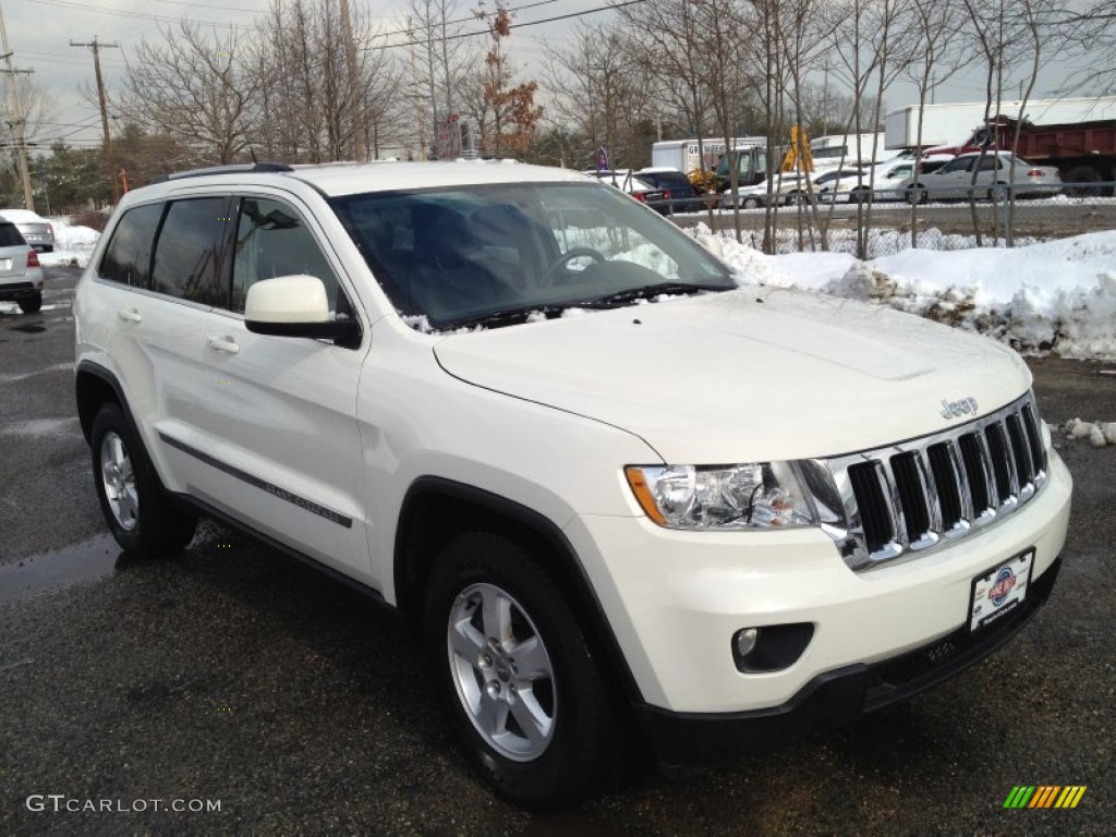 2011 Grand Cherokee Laredo 4x4 - Stone White / Dark Graystone/Medium Graystone photo #5