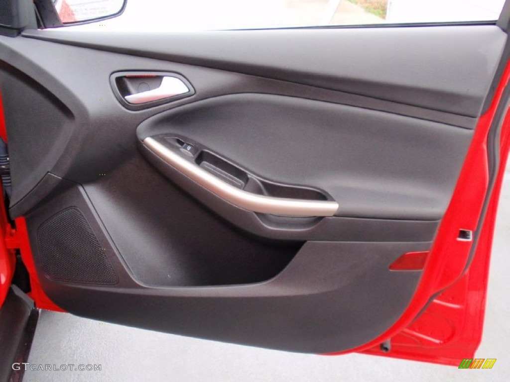 2012 Focus SEL 5-Door - Race Red / Charcoal Black photo #21