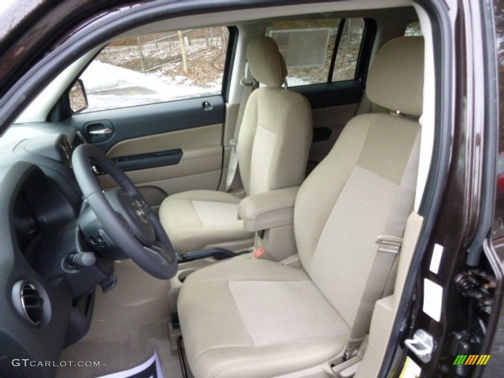 2014 Jeep Patriot Latitude 4x4 Front Seat Photo #90311886
