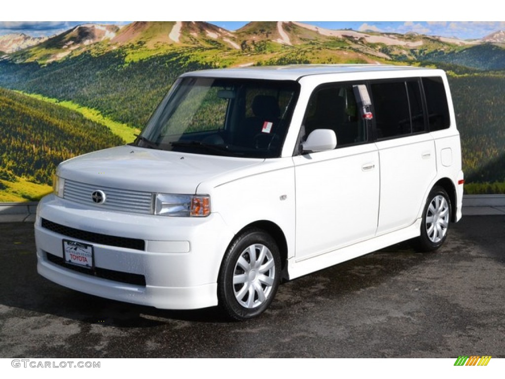 2006 xB  - Polar White / Dark Charcoal photo #5