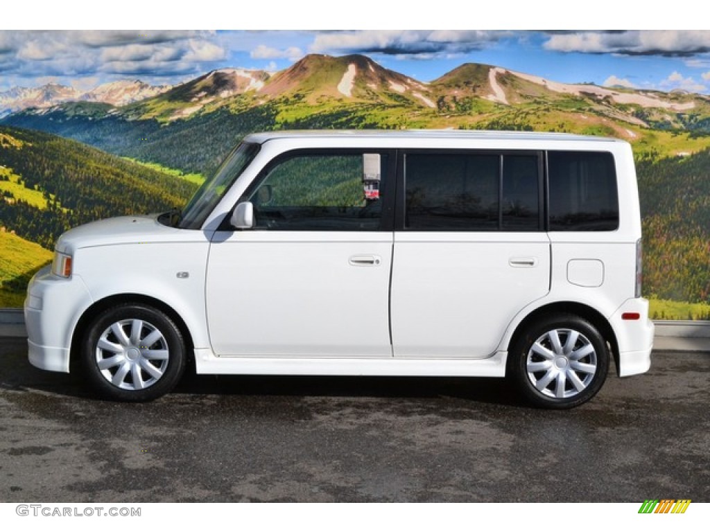 2006 xB  - Polar White / Dark Charcoal photo #6