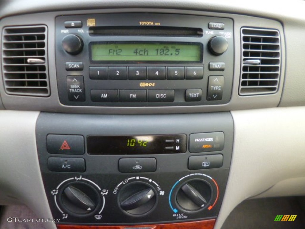 2007 Toyota Corolla LE Controls Photo #90313356