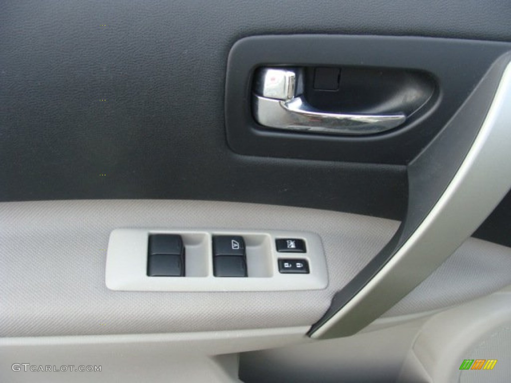 2011 Rogue S AWD - Silver Ice Metallic / Gray photo #13