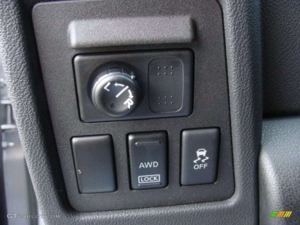 2011 Rogue S AWD - Silver Ice Metallic / Gray photo #17