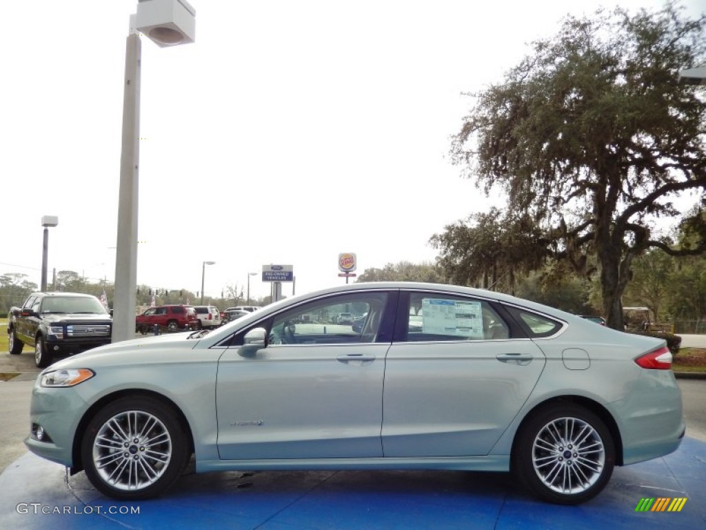 2014 Fusion Hybrid SE - Ice Storm / Dune photo #2