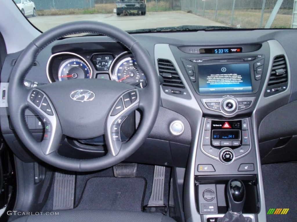 2014 Hyundai Elantra Limited Sedan Dashboard Photos