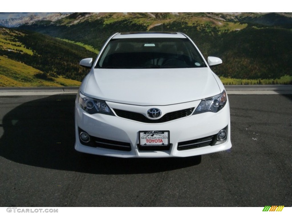 2014 Camry SE - Super White / Black photo #2