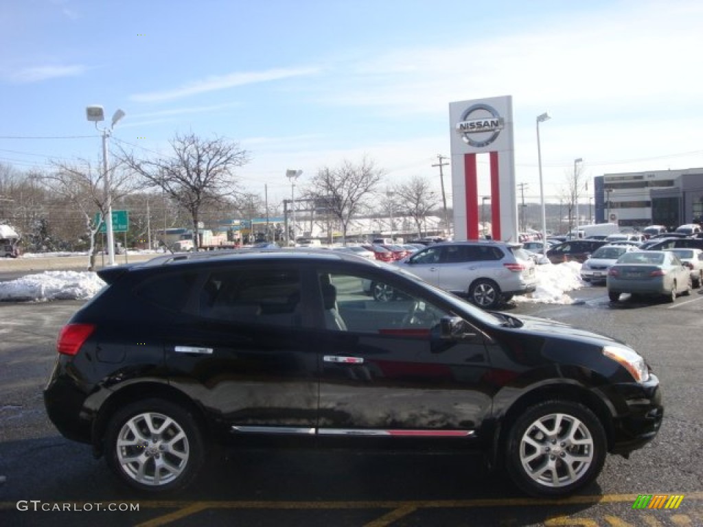 2011 Rogue SL AWD - Wicked Black / Black photo #4