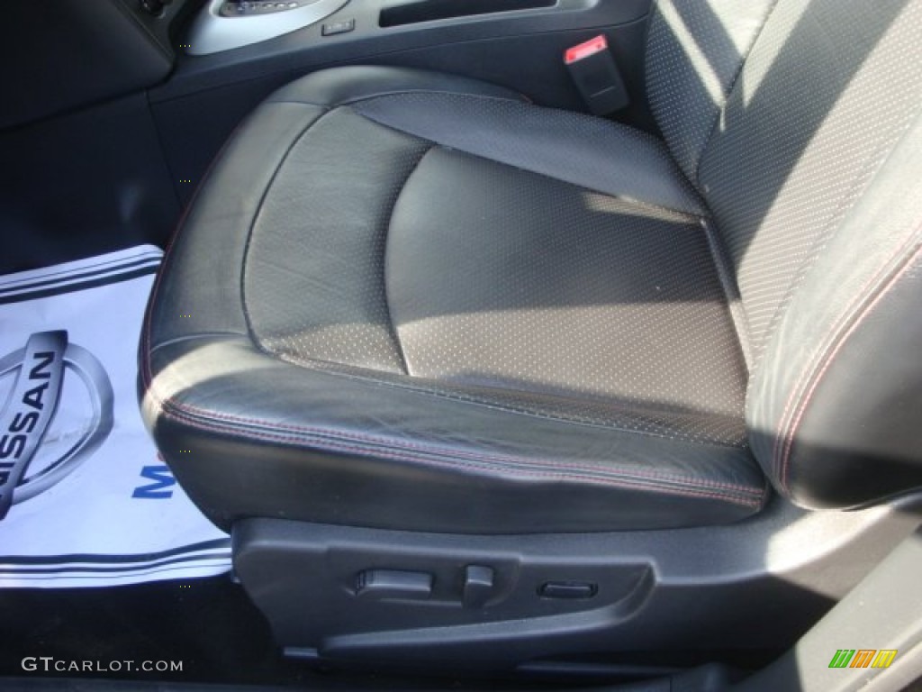 2011 Rogue SL AWD - Wicked Black / Black photo #13