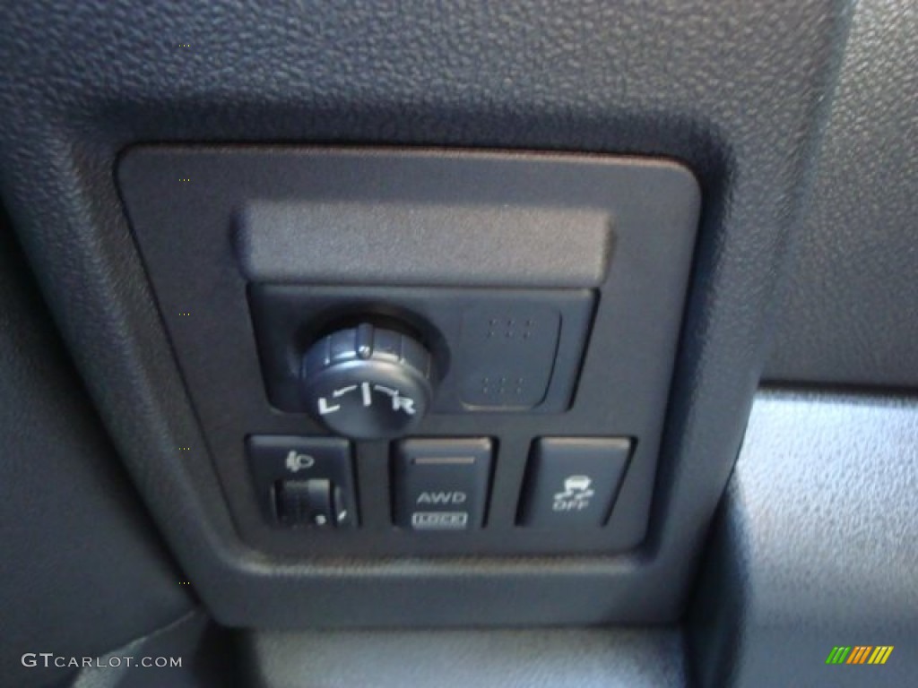 2011 Rogue SL AWD - Wicked Black / Black photo #19