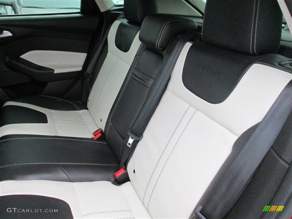2012 Ford Focus SEL 5-Door Rear Seat Photos