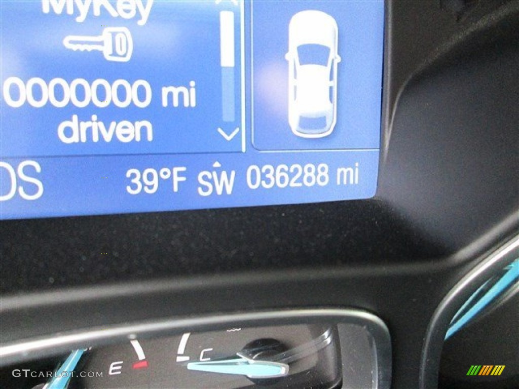2012 Focus SEL 5-Door - Red Candy Metallic / Arctic White Leather photo #15