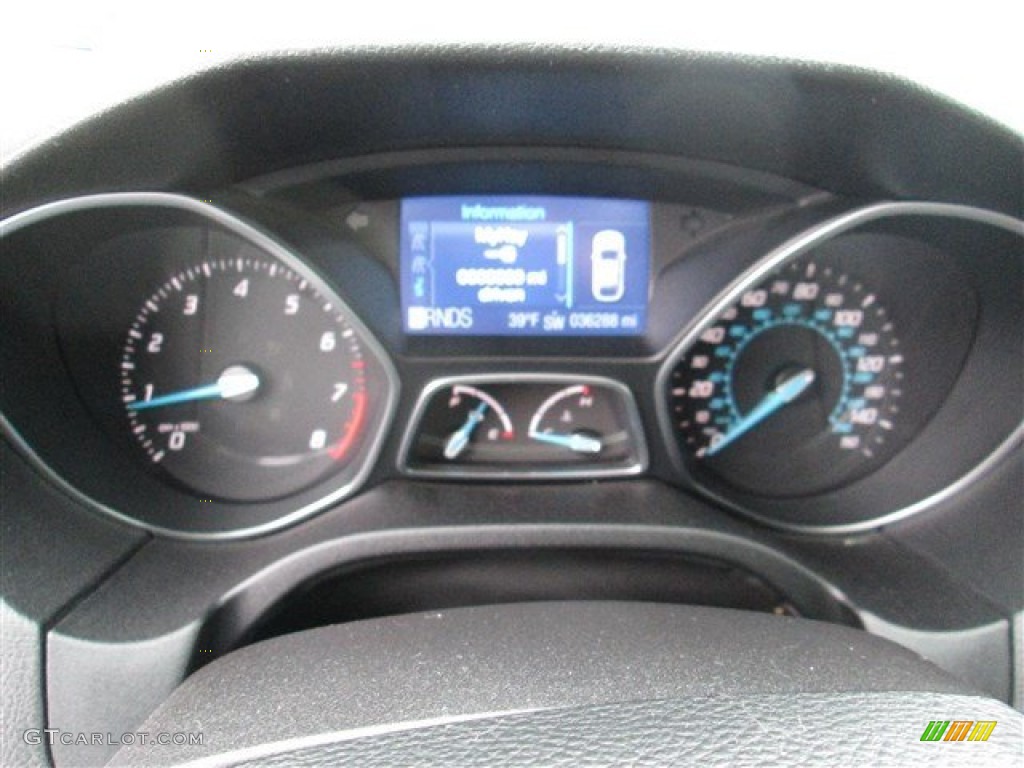 2012 Focus SEL 5-Door - Red Candy Metallic / Arctic White Leather photo #16