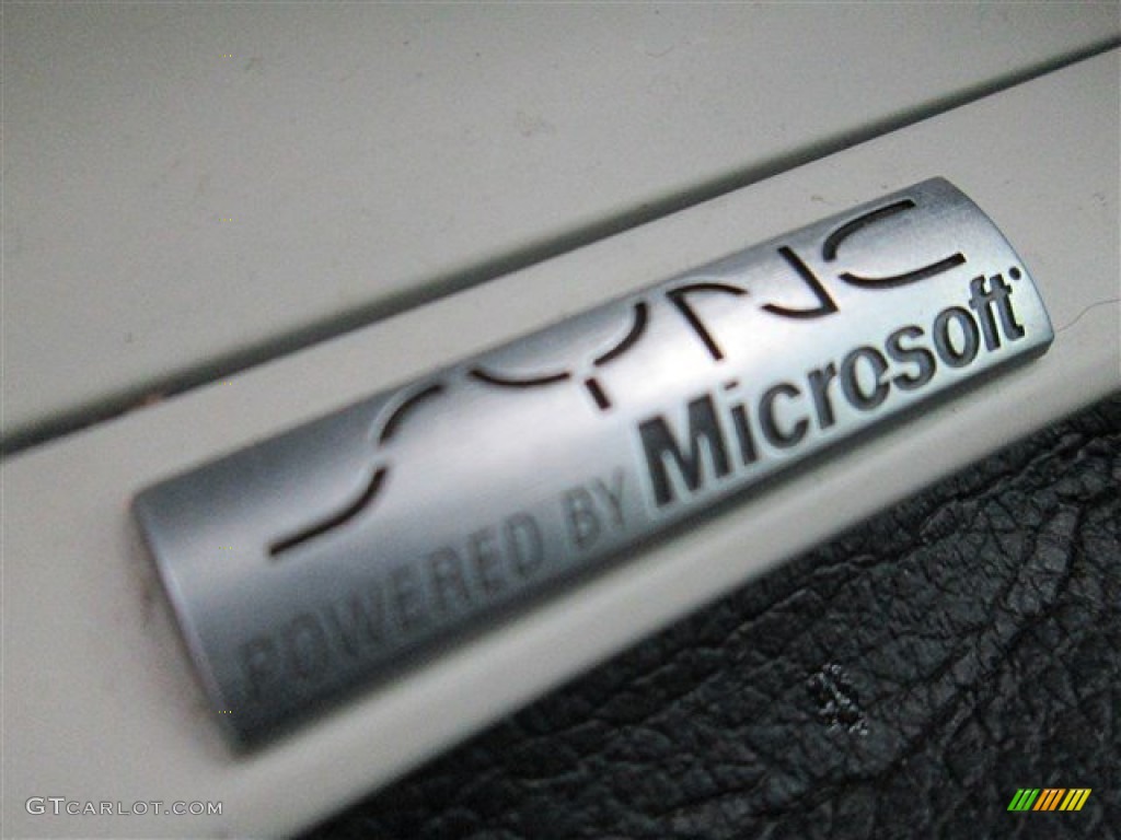 2012 Focus SEL 5-Door - Red Candy Metallic / Arctic White Leather photo #18