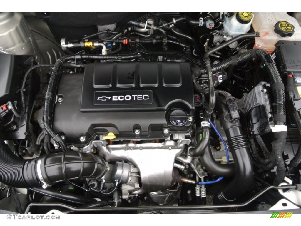 2013 Chevrolet Cruze LT/RS Engine Photos
