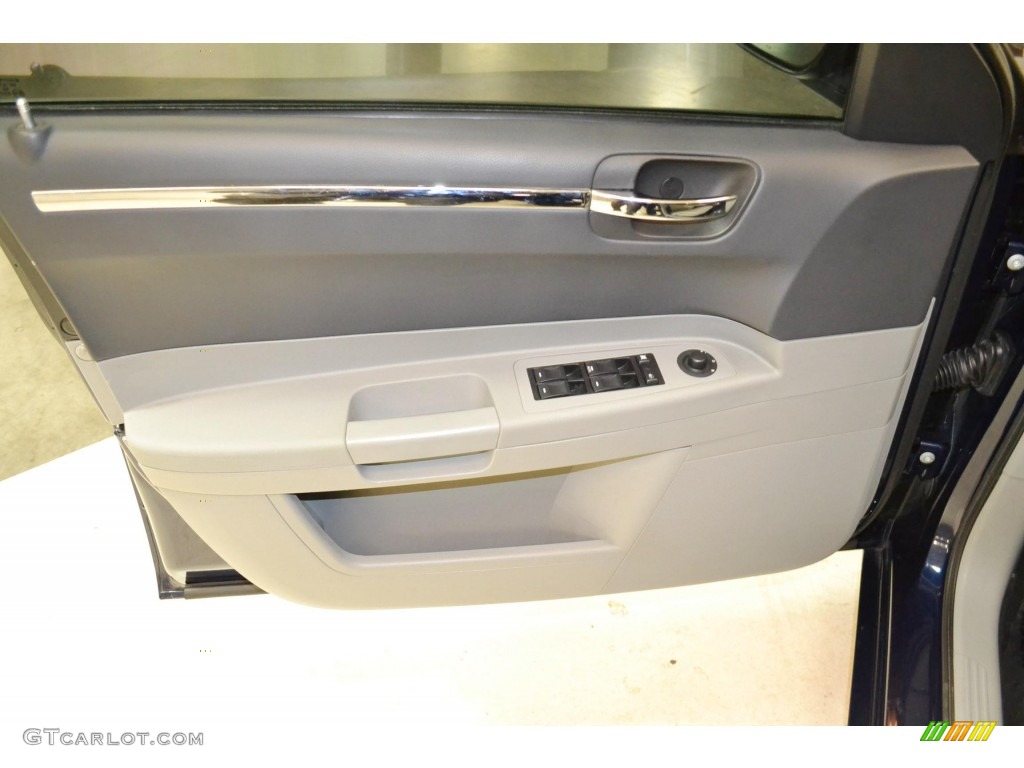 2006 300 Touring - Midnight Blue Pearlcoat / Dark Slate Gray/Light Graystone photo #16