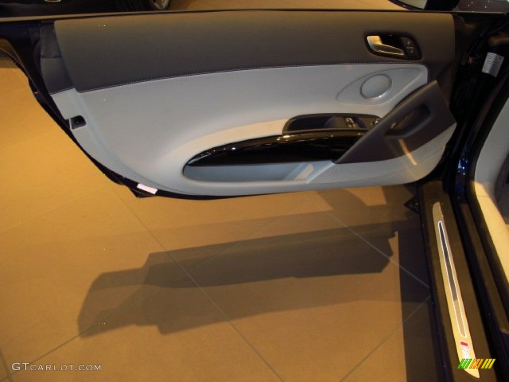 2014 Audi R8 Coupe V8 Lunar Silver Door Panel Photo #90331302