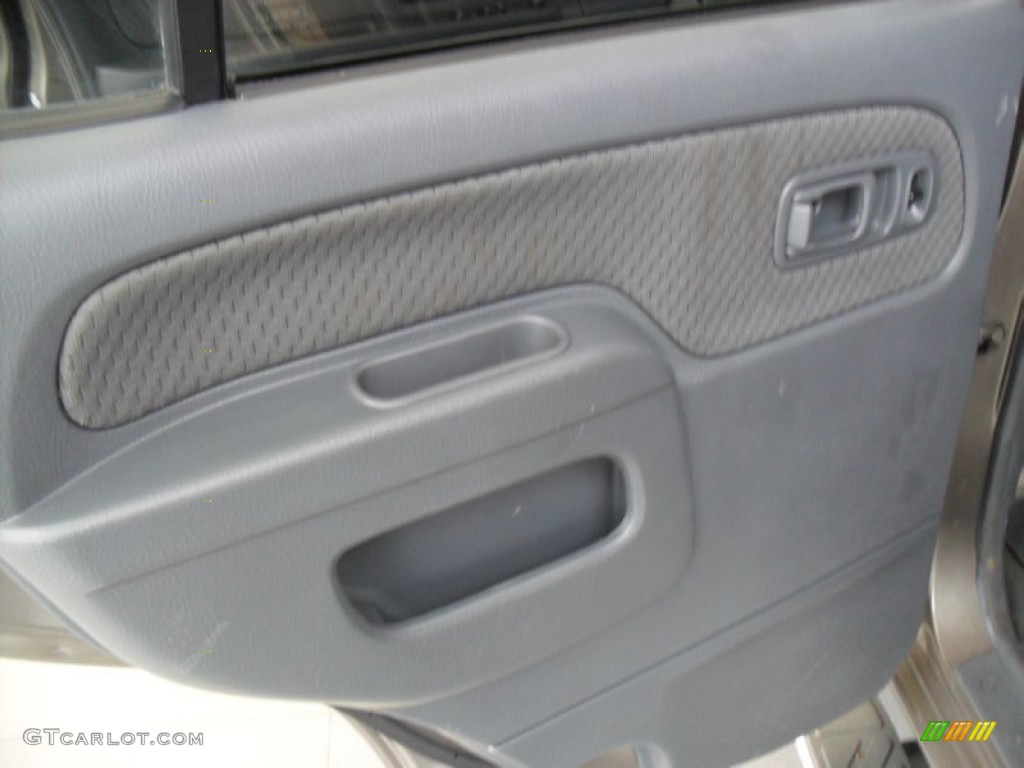 2004 Xterra XE 4x4 - Granite Metallic / Gray photo #18