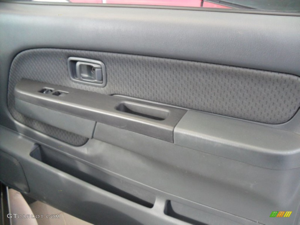 2004 Xterra XE 4x4 - Granite Metallic / Gray photo #20
