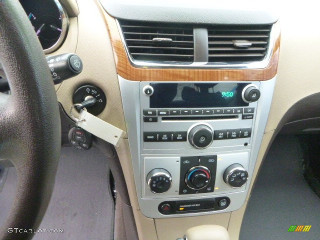 2008 Chevrolet Malibu LT Sedan Controls Photo #90333384