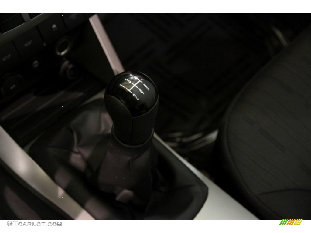 2010 Ford Focus SE Coupe Transmission Photos