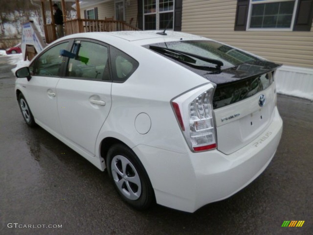 2010 Prius Hybrid III - Blizzard White Pearl / Bisque photo #5