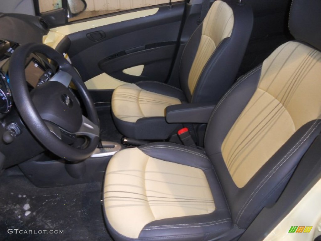 Yellow/Yellow Interior 2014 Chevrolet Spark LT Photo #90343766