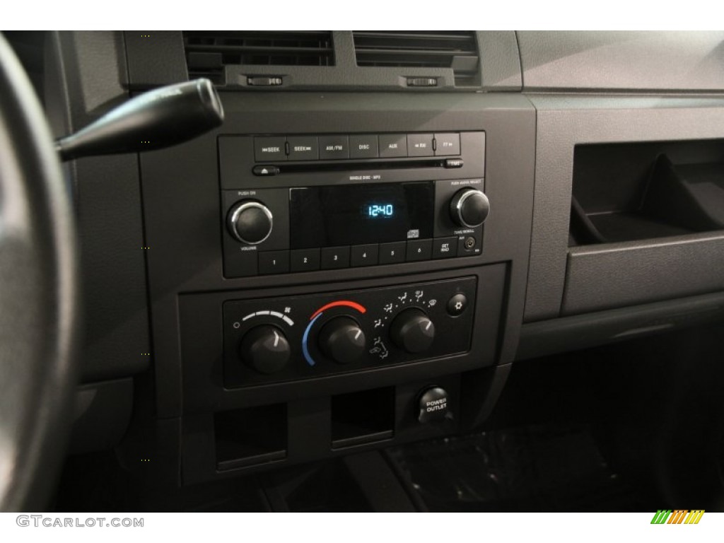2011 Dodge Dakota Big Horn Extended Cab Controls Photos