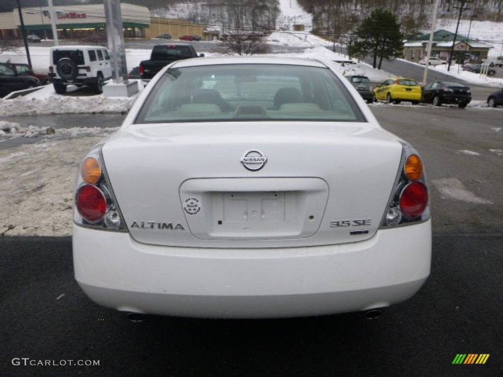2002 Altima 3.5 SE - Cloud White / Blond Beige photo #4