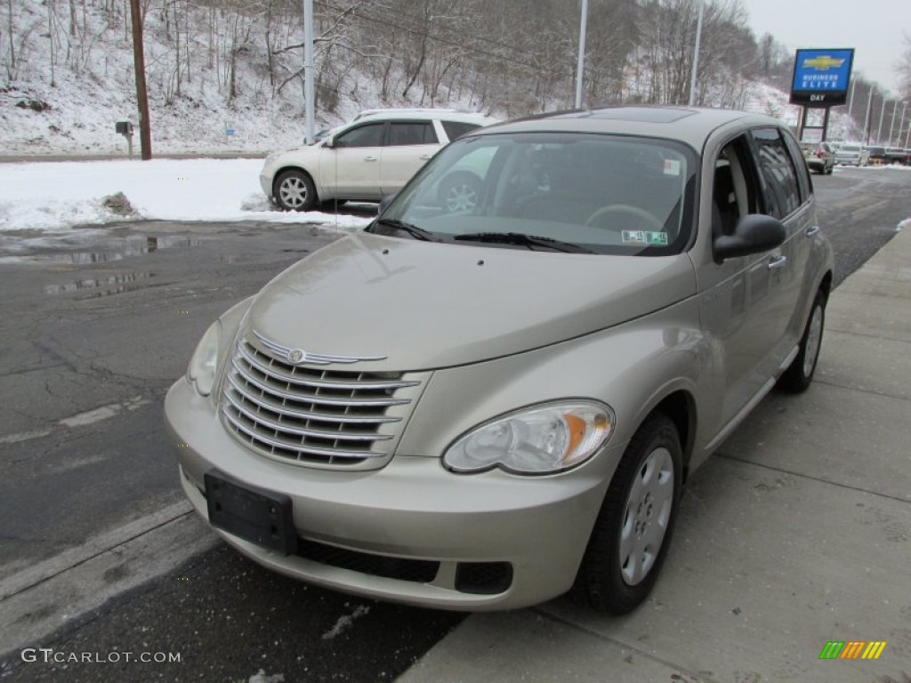 2006 PT Cruiser Touring - Linen Gold Metallic Pearl / Pastel Pebble Beige photo #7