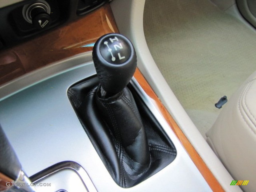 2006 LX 470 - Crystal White / Ivory photo #24