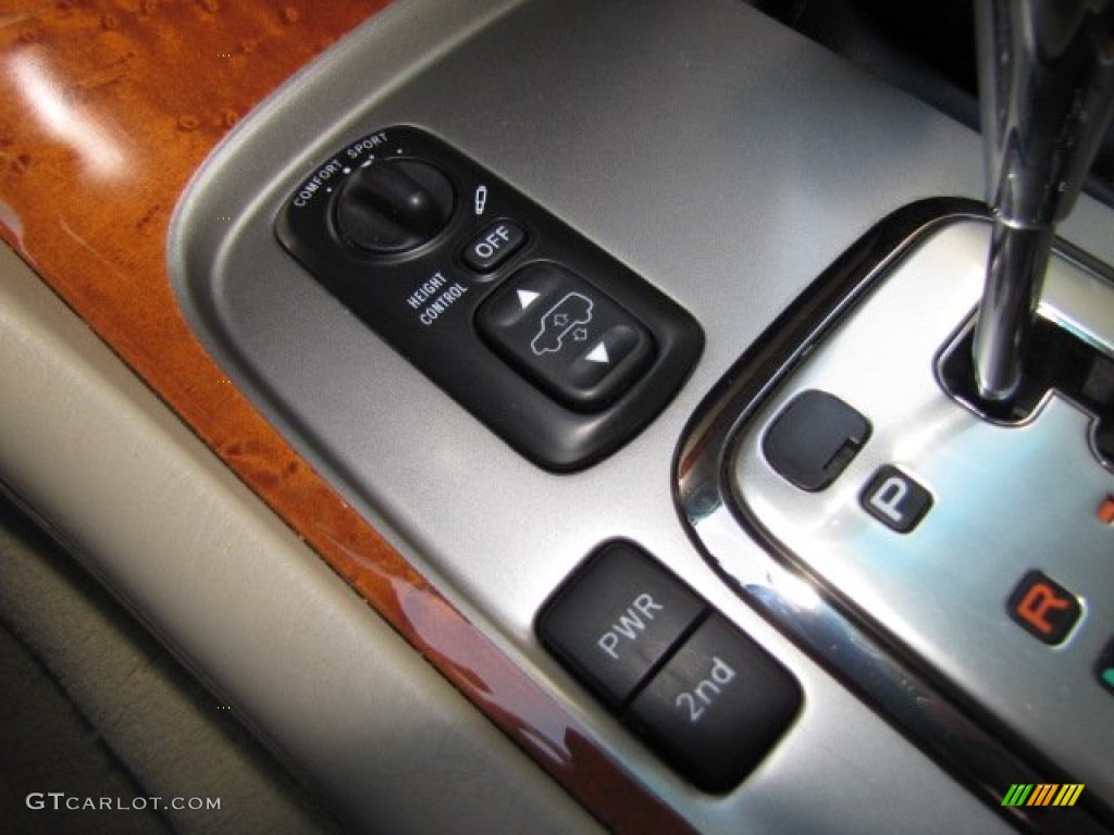 2006 LX 470 - Crystal White / Ivory photo #25