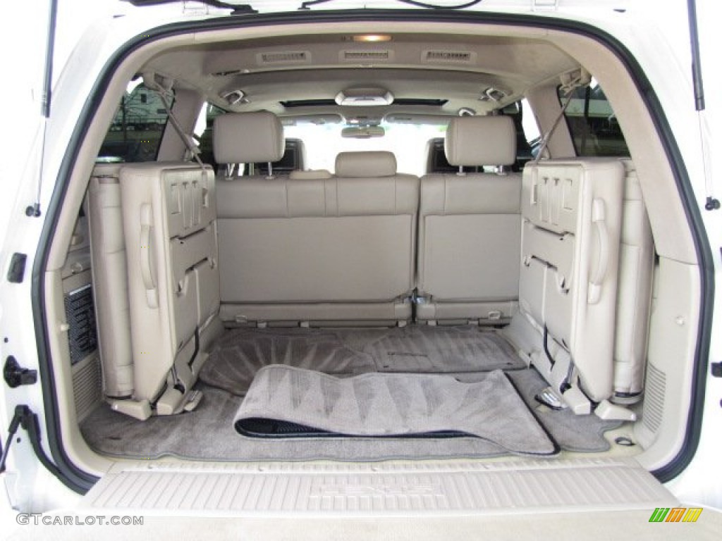 2006 LX 470 - Crystal White / Ivory photo #36