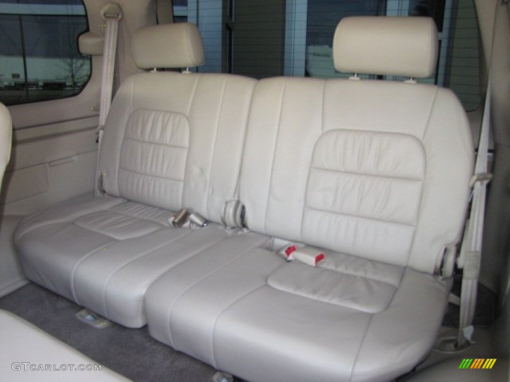 2006 LX 470 - Crystal White / Ivory photo #39