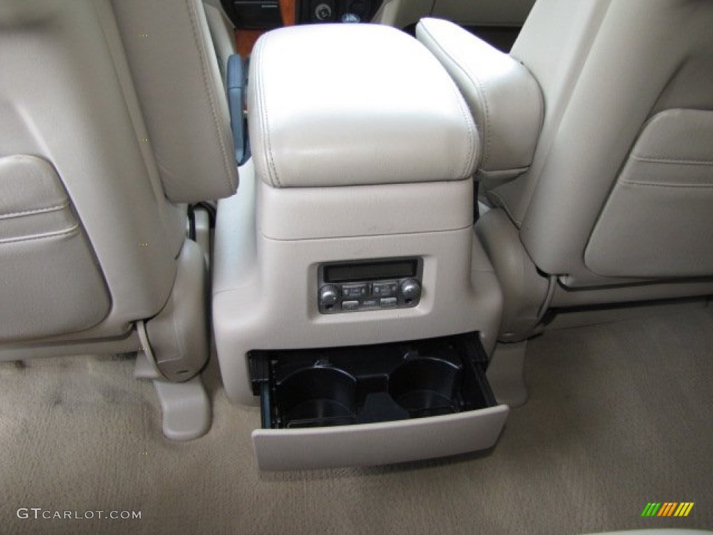 2006 LX 470 - Crystal White / Ivory photo #40
